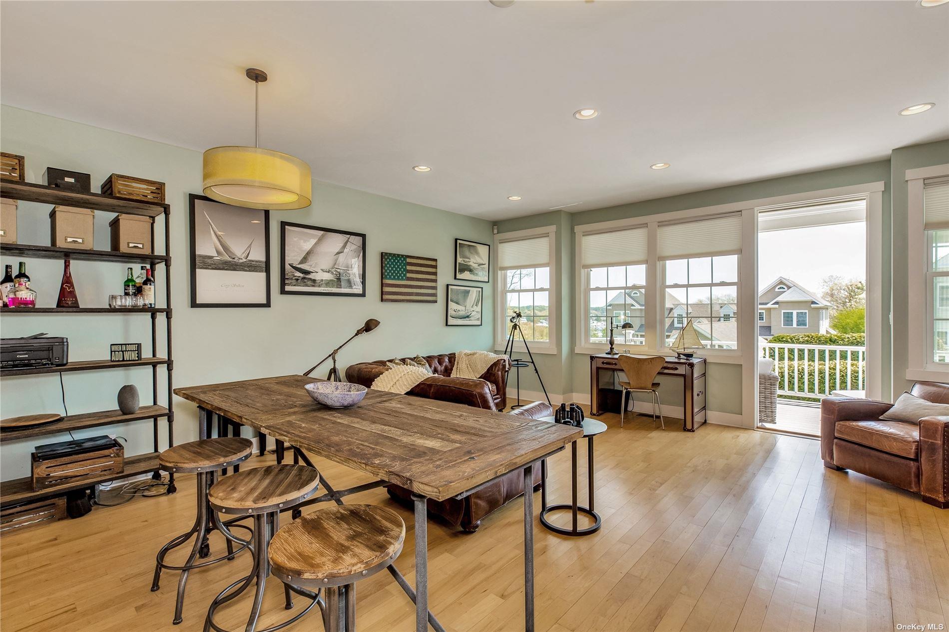 20 Canoe Place Road # 8, Hampton Bays, NY 11946