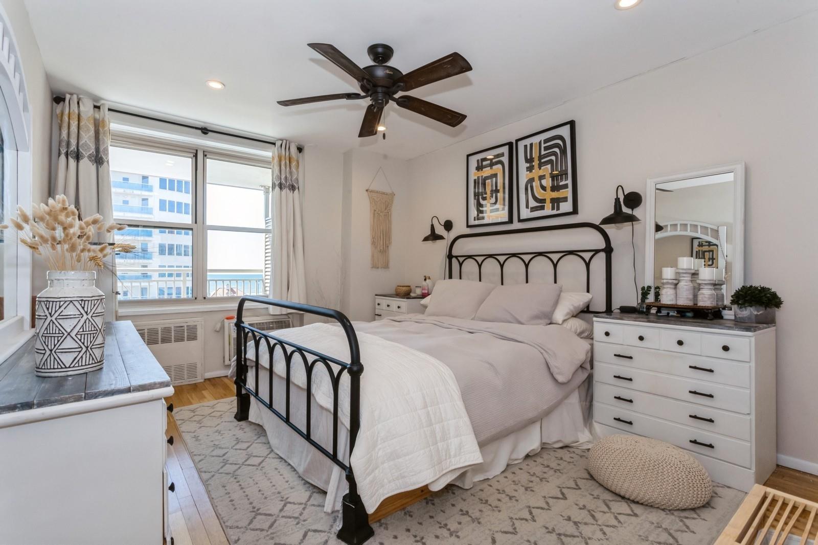 410 E Broadway # 5C, Long Beach, NY 11561