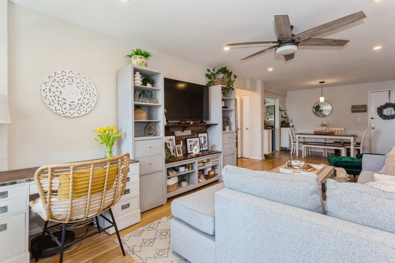 410 E Broadway # 5C, Long Beach, NY 11561