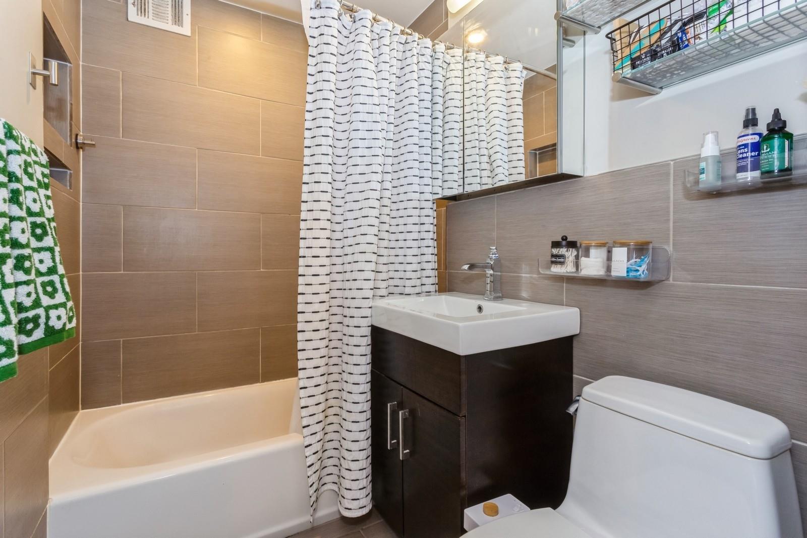 410 E Broadway # 5C, Long Beach, NY 11561