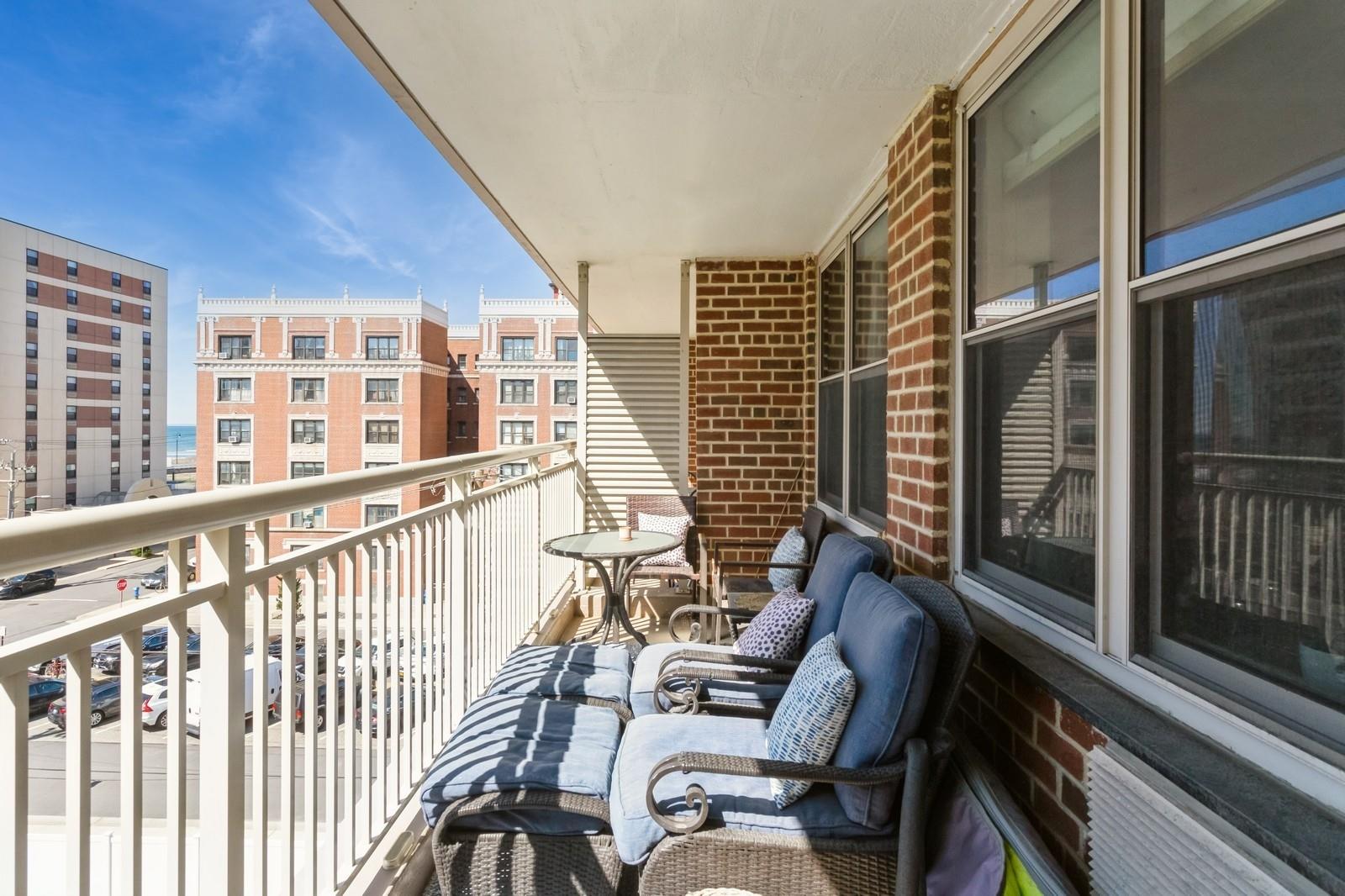 410 E Broadway # 5C, Long Beach, NY 11561
