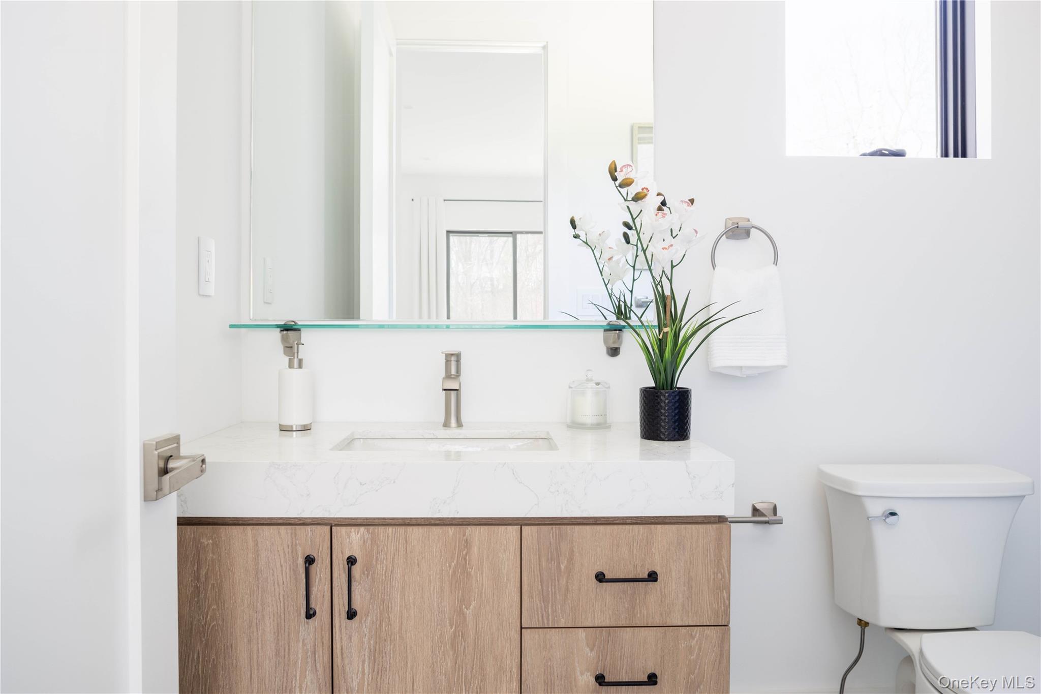 4 Dogwood Drive, East Hampton, NY 11937