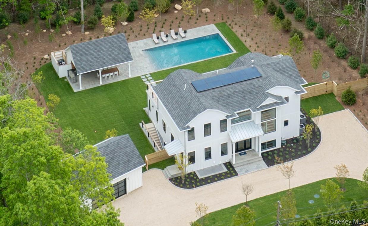 4 Dogwood Drive, East Hampton, NY 11937