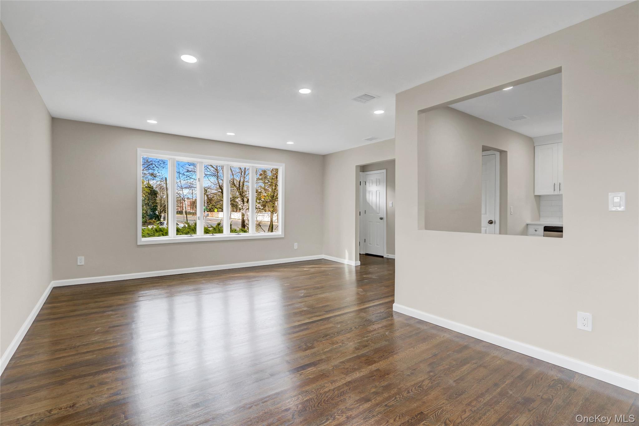 1580 Little Whaleneck Road, Merrick, NY 11566