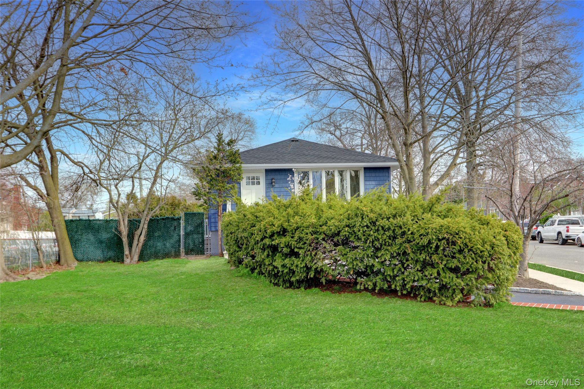 1580 Little Whaleneck Road, Merrick, NY 11566