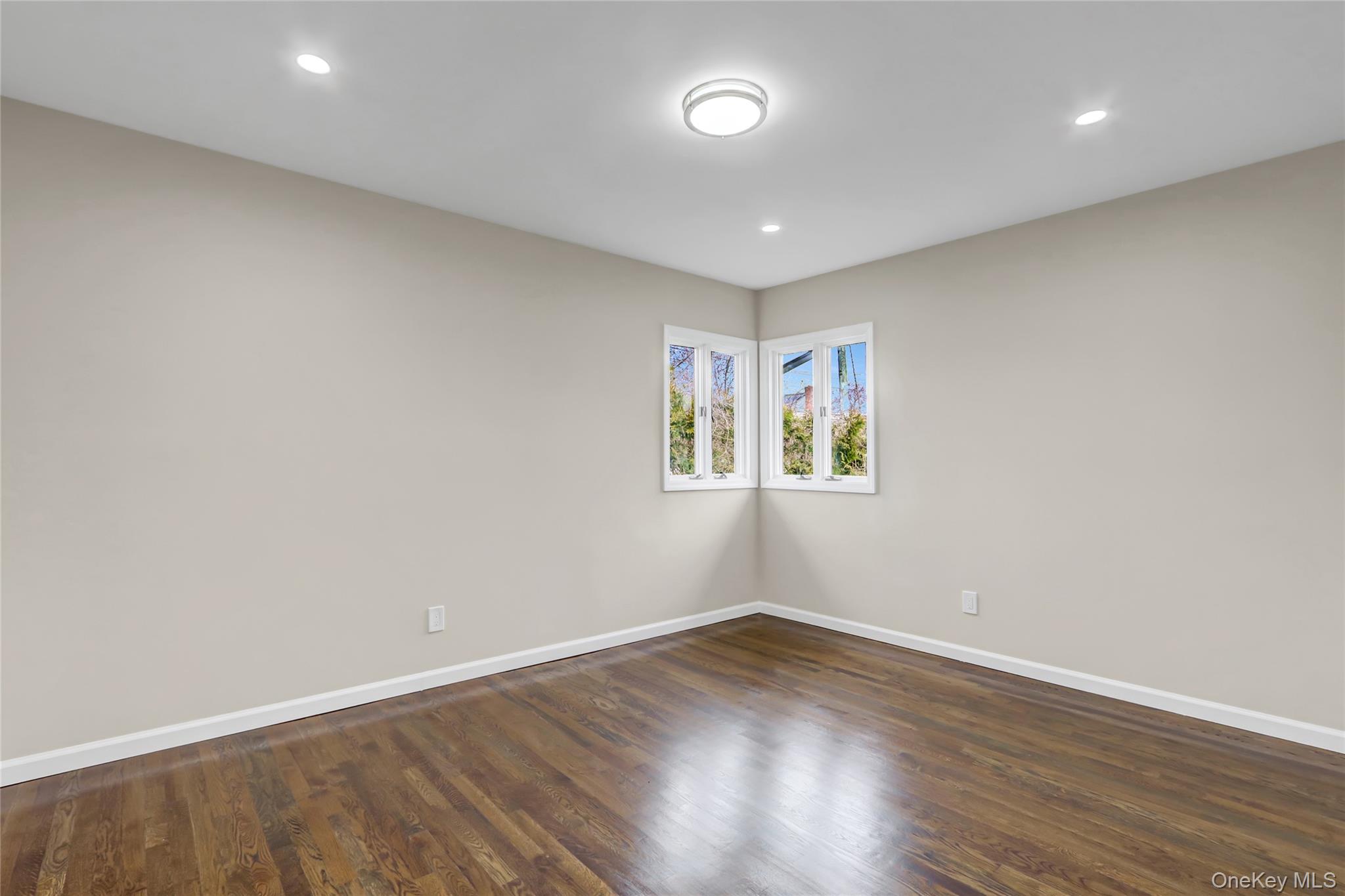 1580 Little Whaleneck Road, Merrick, NY 11566