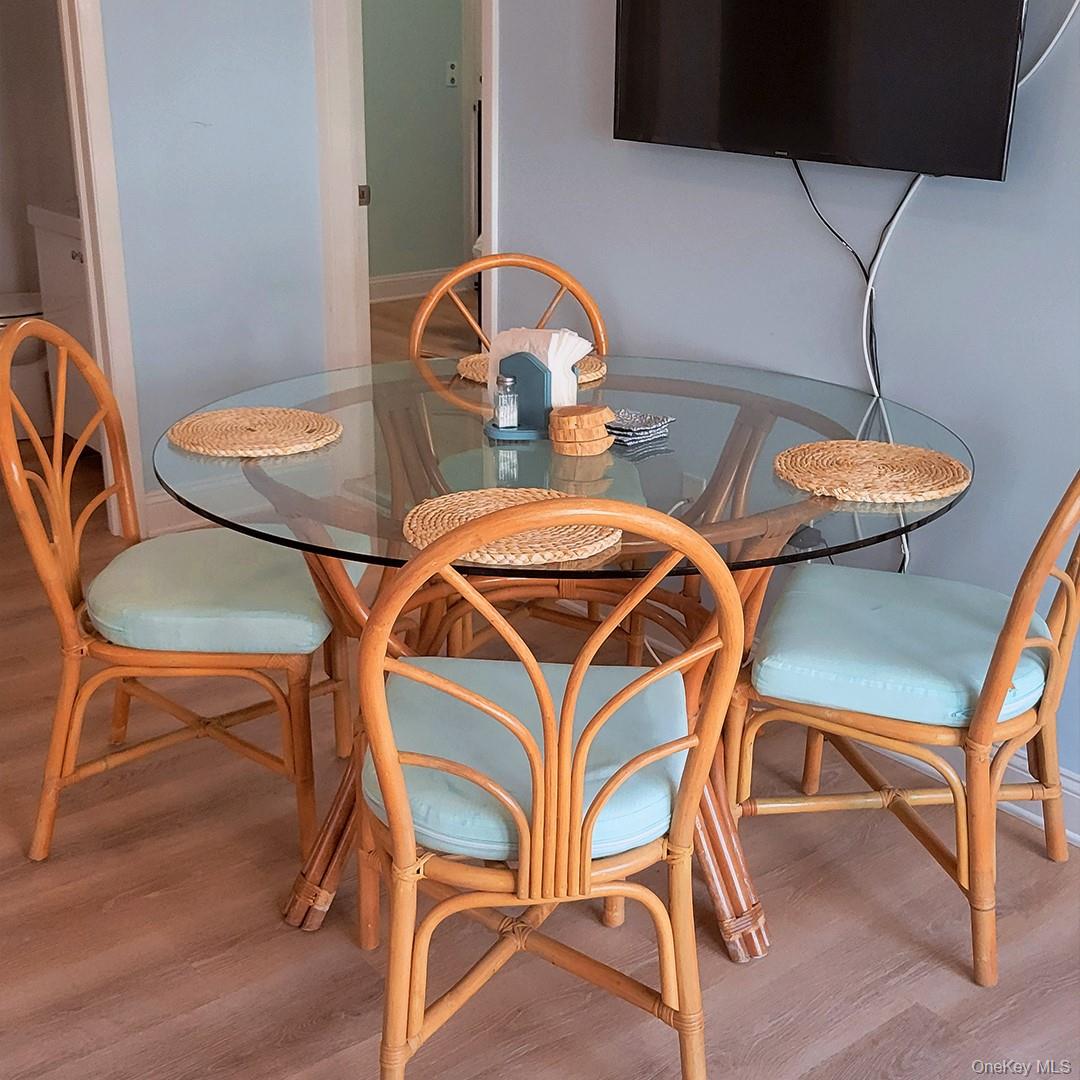 9 Whalers Path, Baiting Hollow, NY 11933