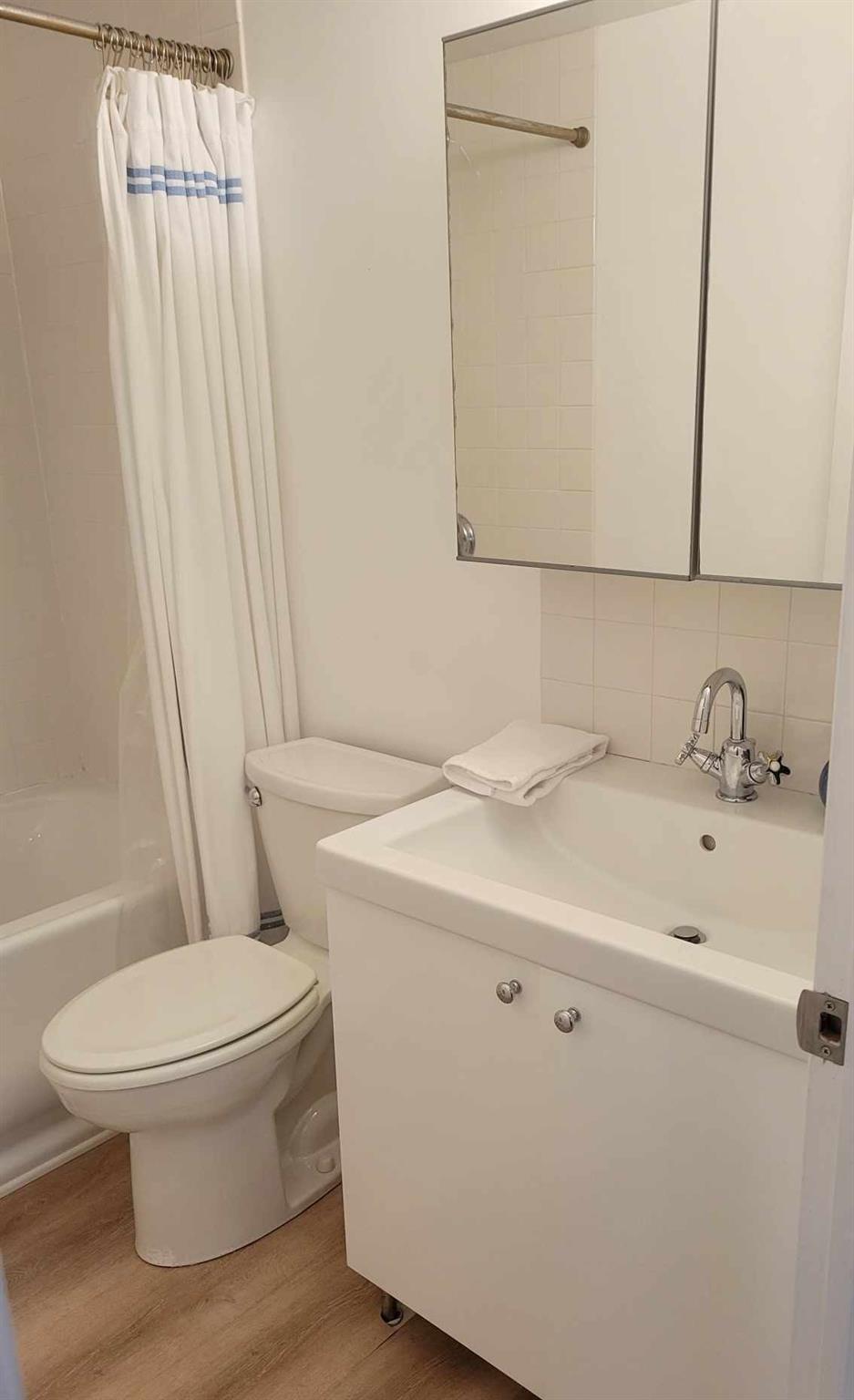 9 Whalers Path, Baiting Hollow, NY 11933