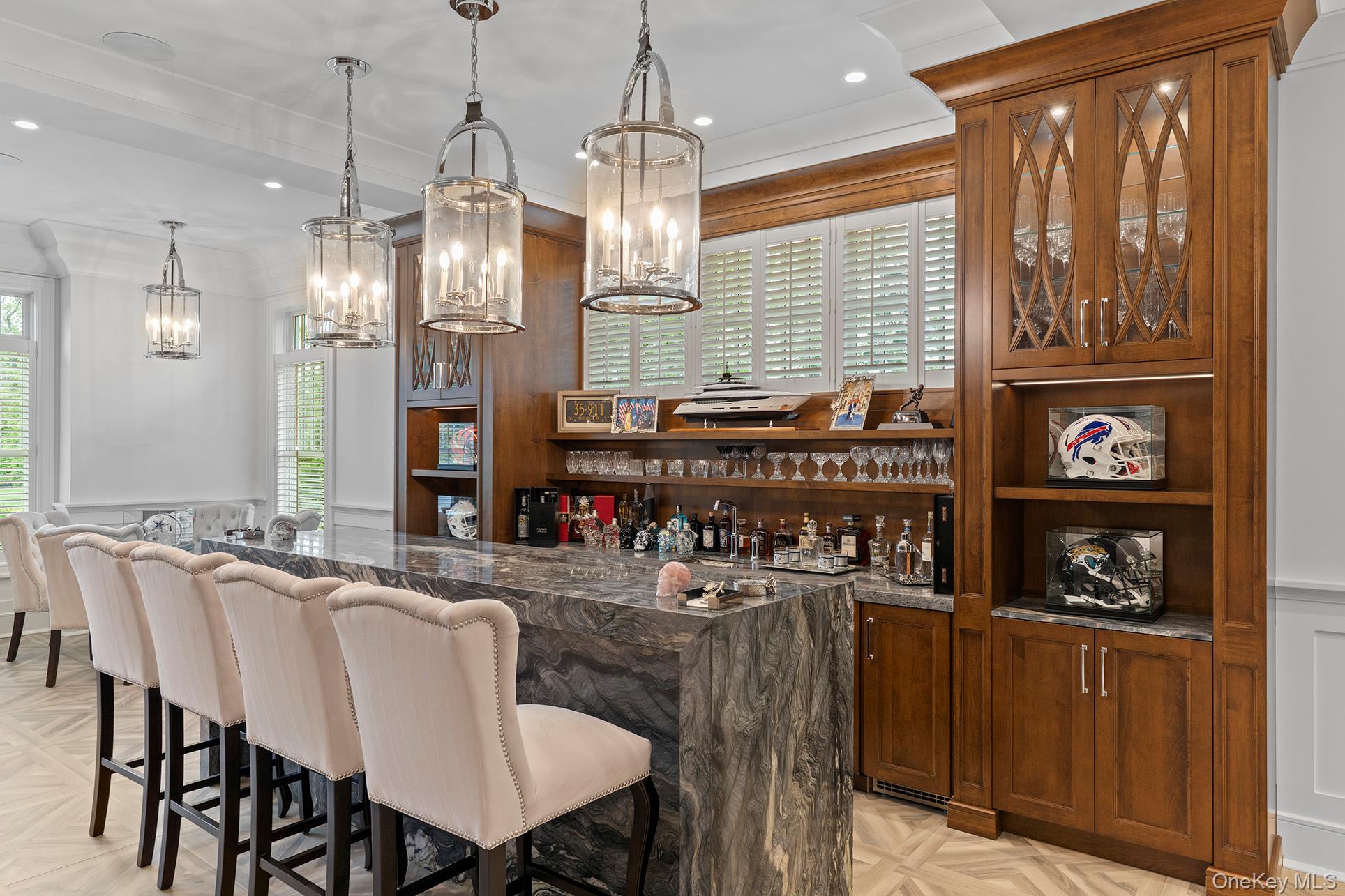 25 Brewster Lane E, East Setauket, NY 11733