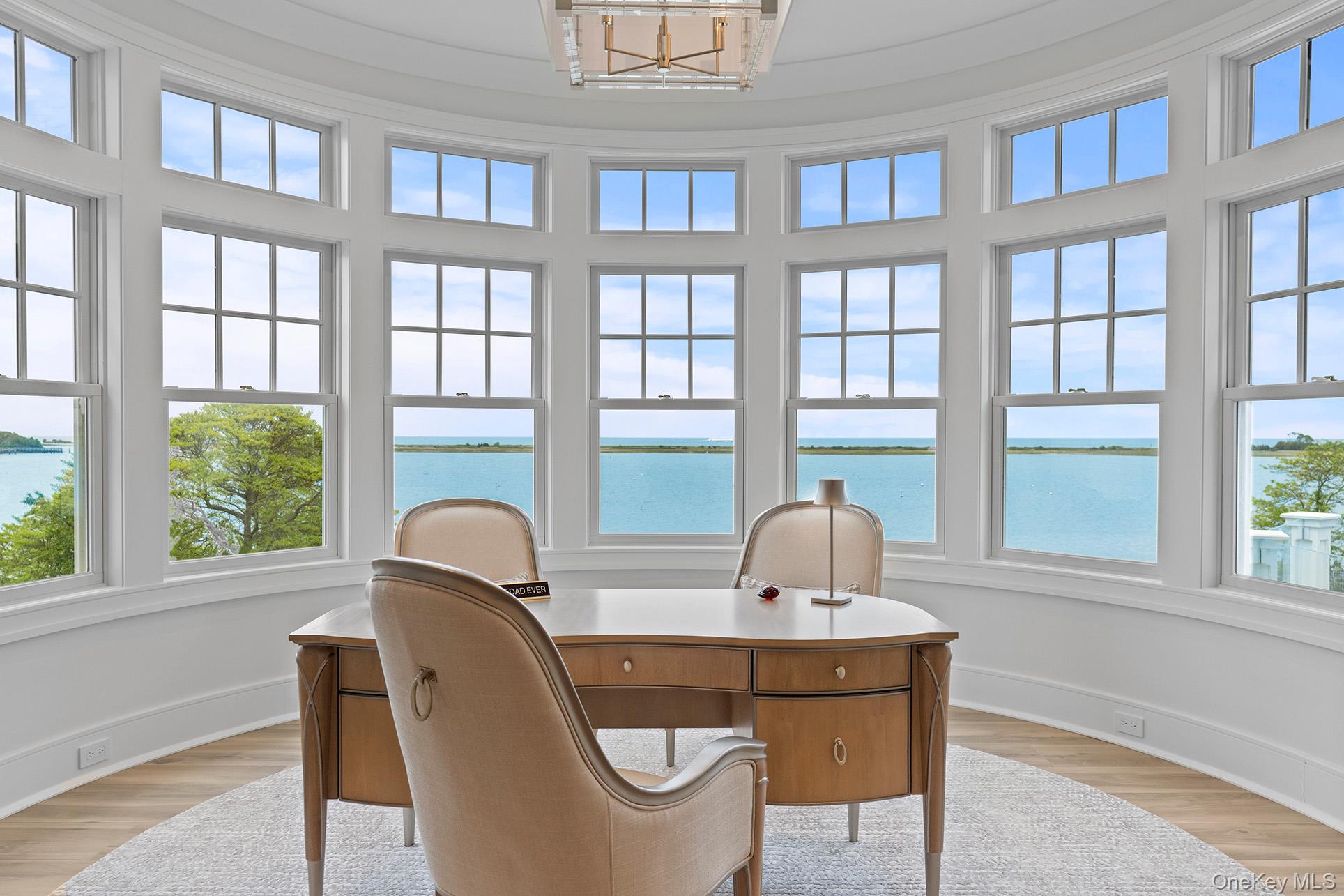 25 Brewster Lane E, East Setauket, NY 11733