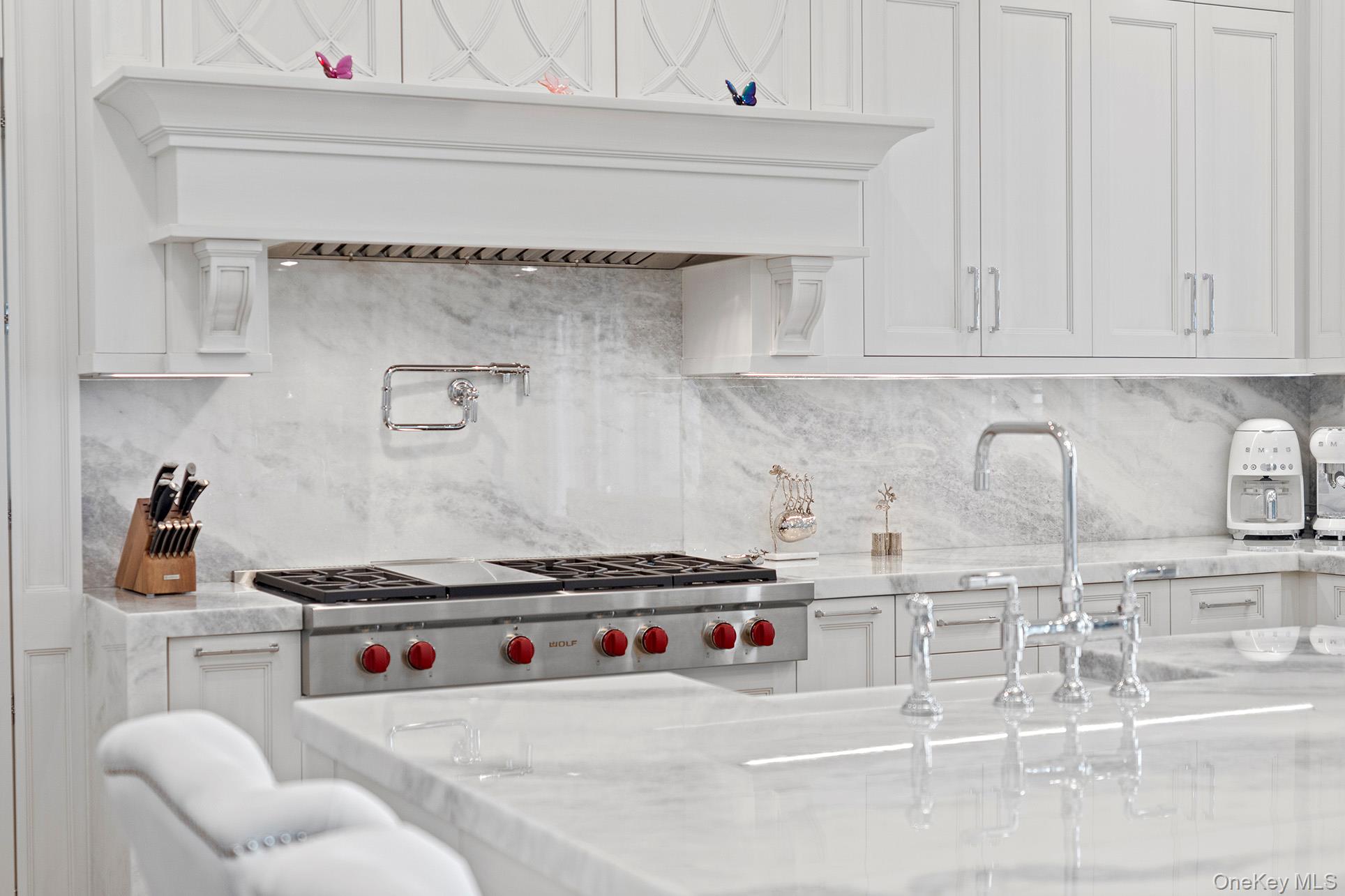 25 Brewster Lane E, East Setauket, NY 11733