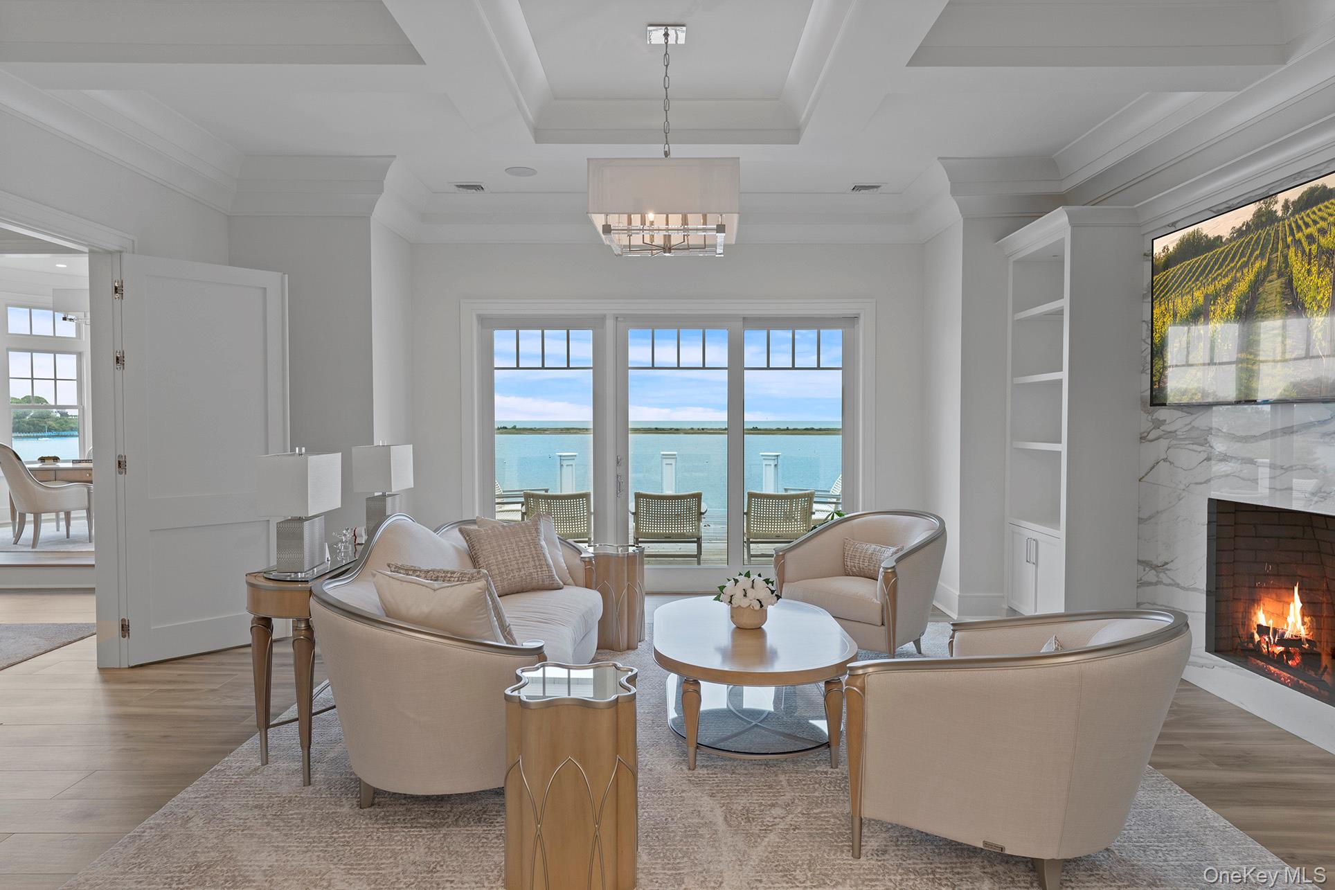 25 Brewster Lane E, East Setauket, NY 11733