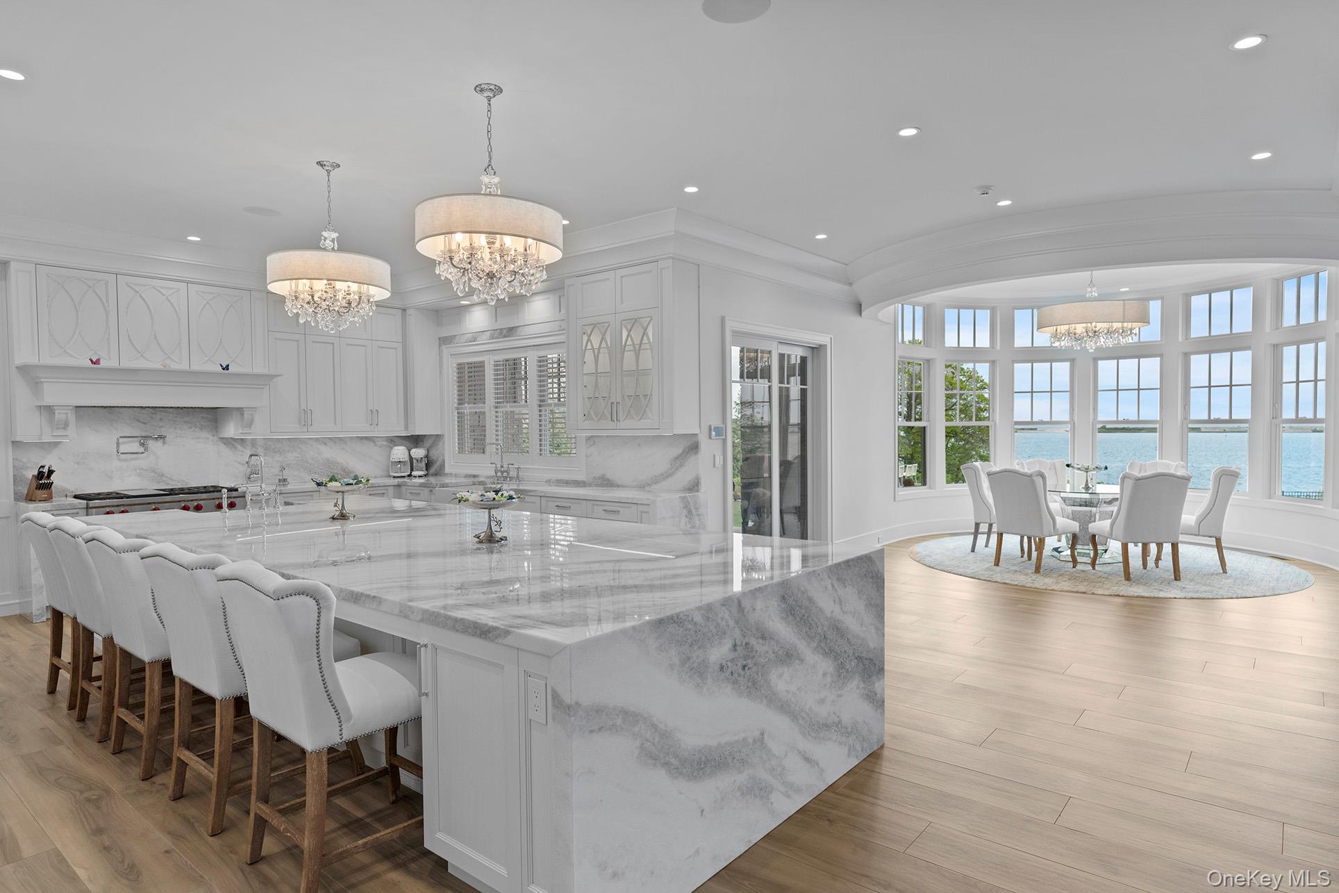 25 Brewster Lane E, East Setauket, NY 11733