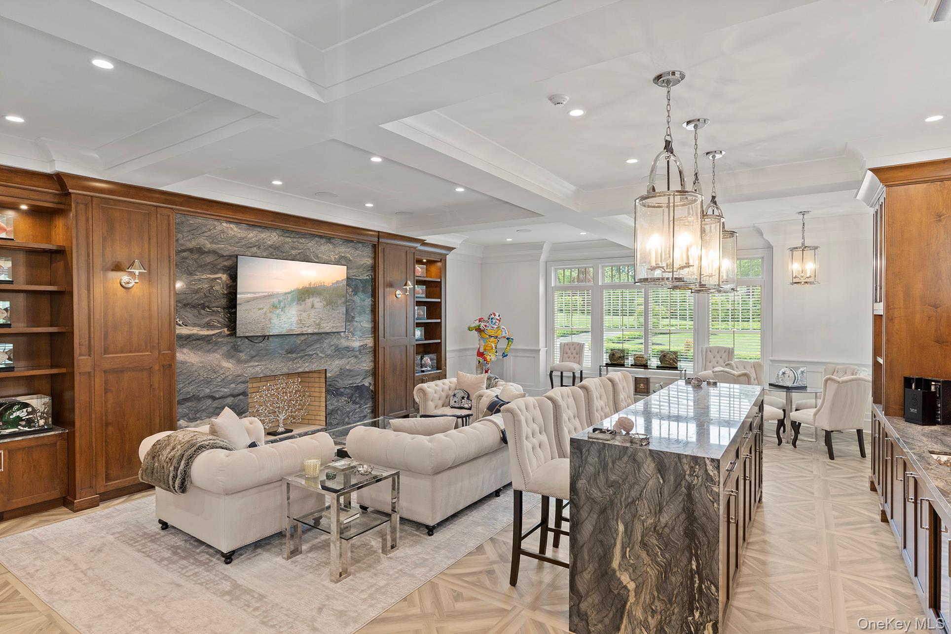 25 Brewster Lane E, East Setauket, NY 11733