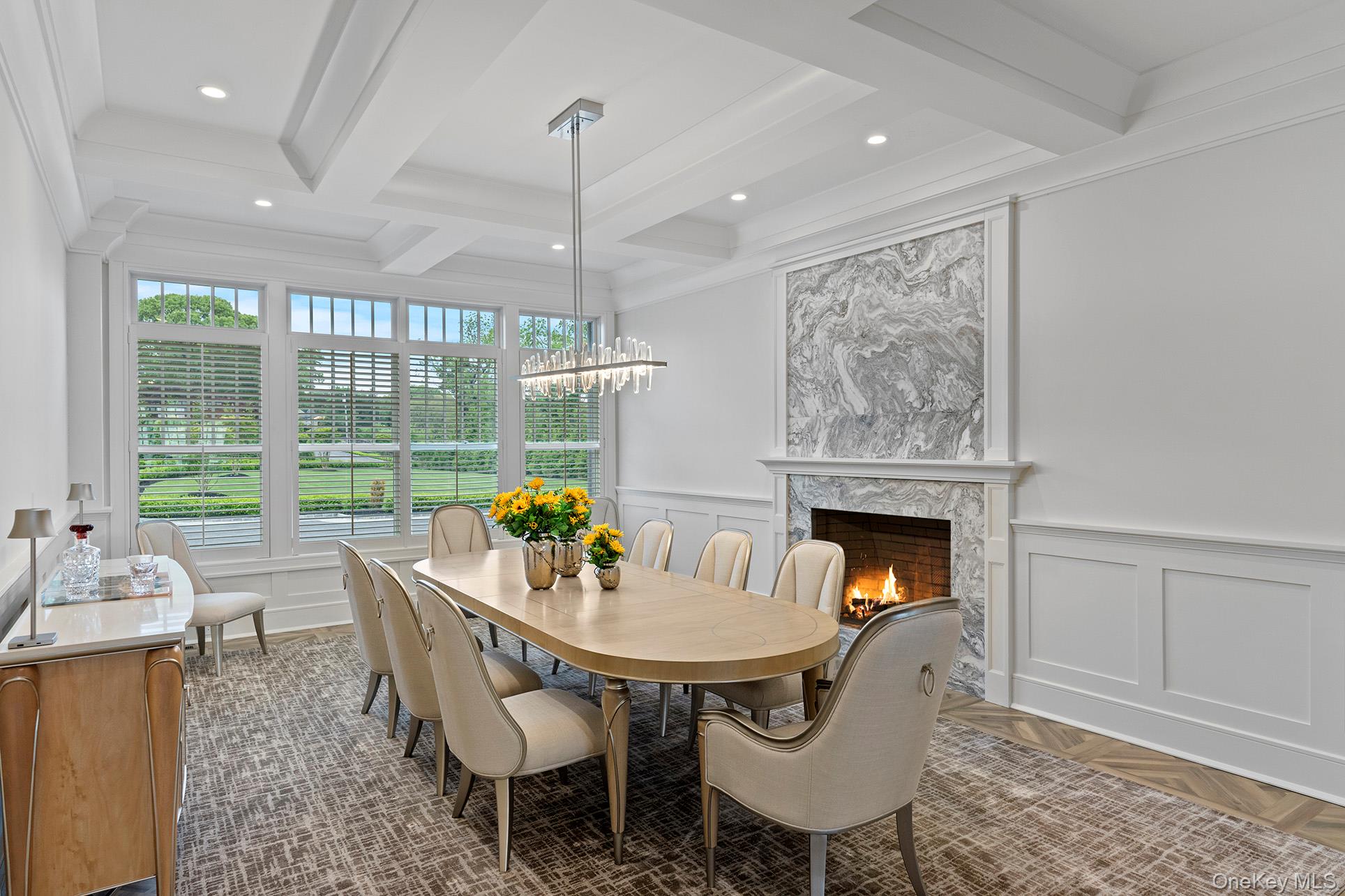 25 Brewster Lane E, East Setauket, NY 11733