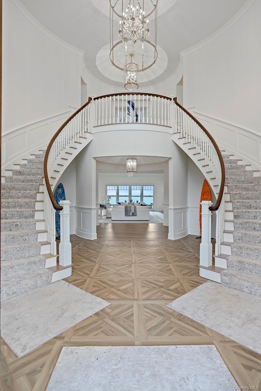 25 Brewster Lane E, East Setauket, NY 11733