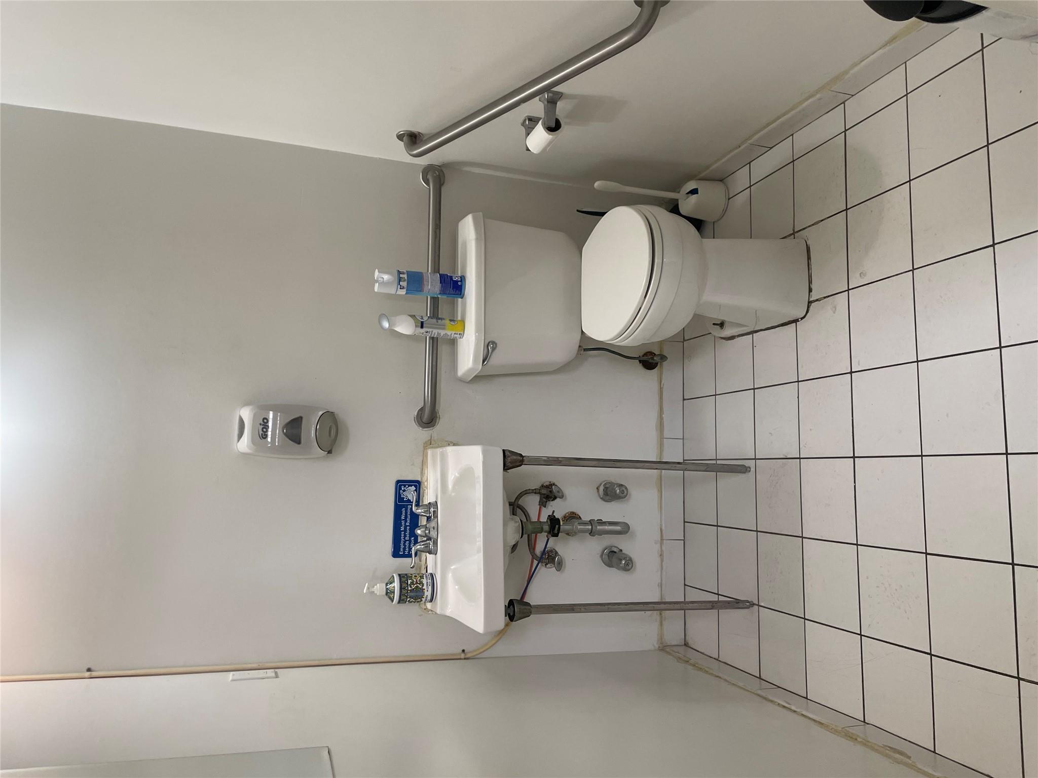 40-37 81 st Street, Elmhurst, NY 11373