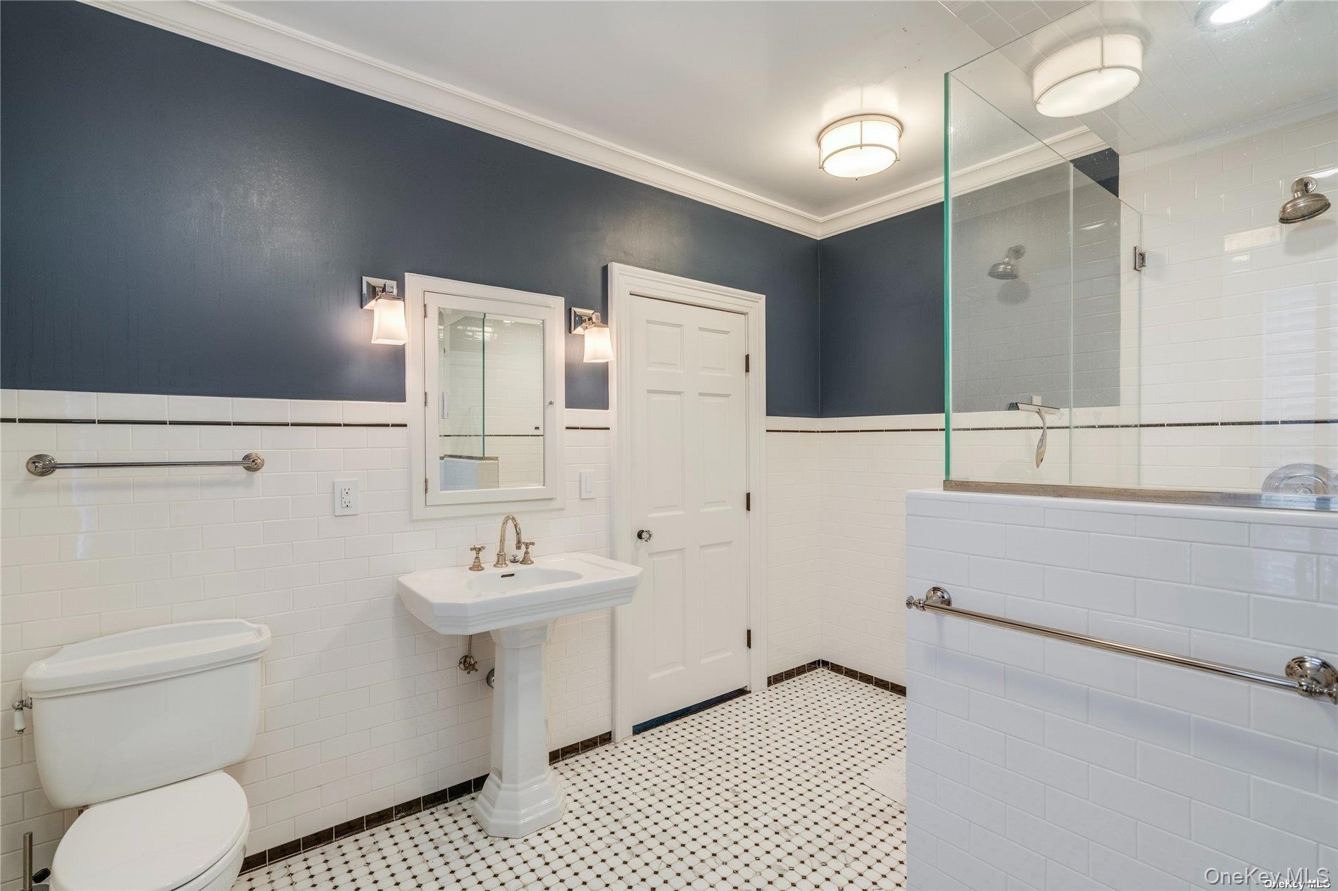 40 Piping Rock Road, Locust Valley, NY 11560