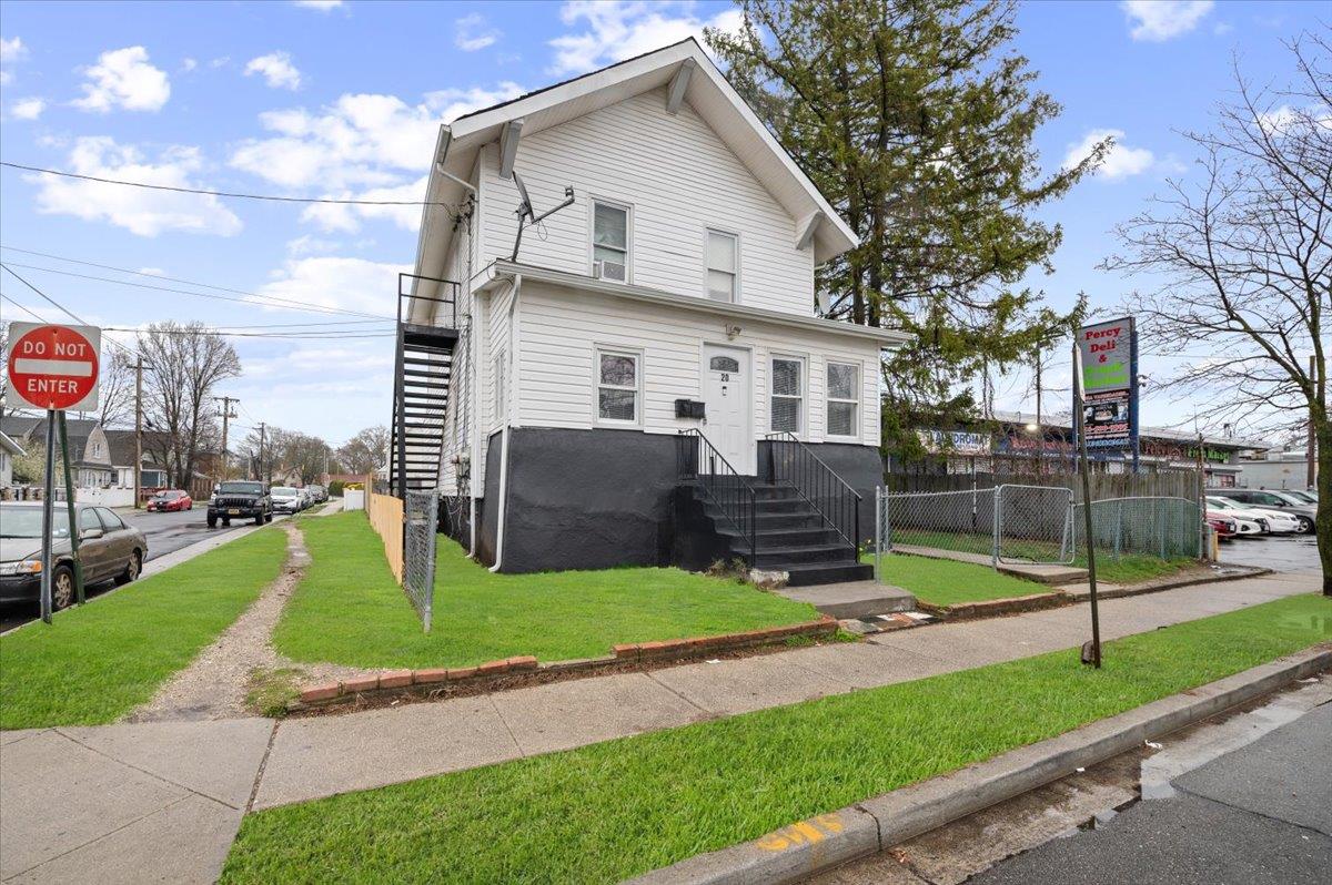 20 JAMES L L BURRELL AVE, Hempstead, NY 11550