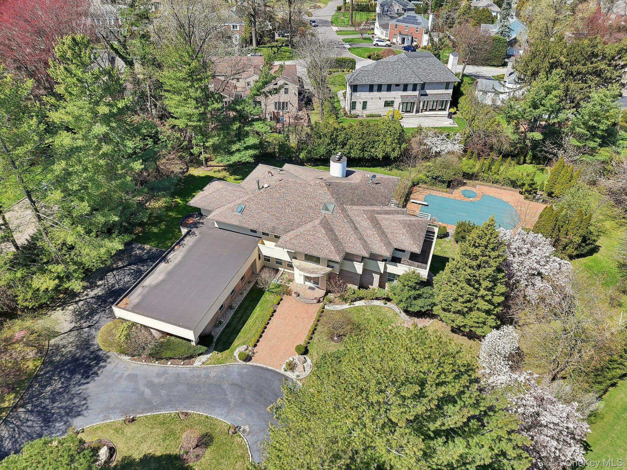 110A WINDSOR GATE, Great Neck, NY 11020