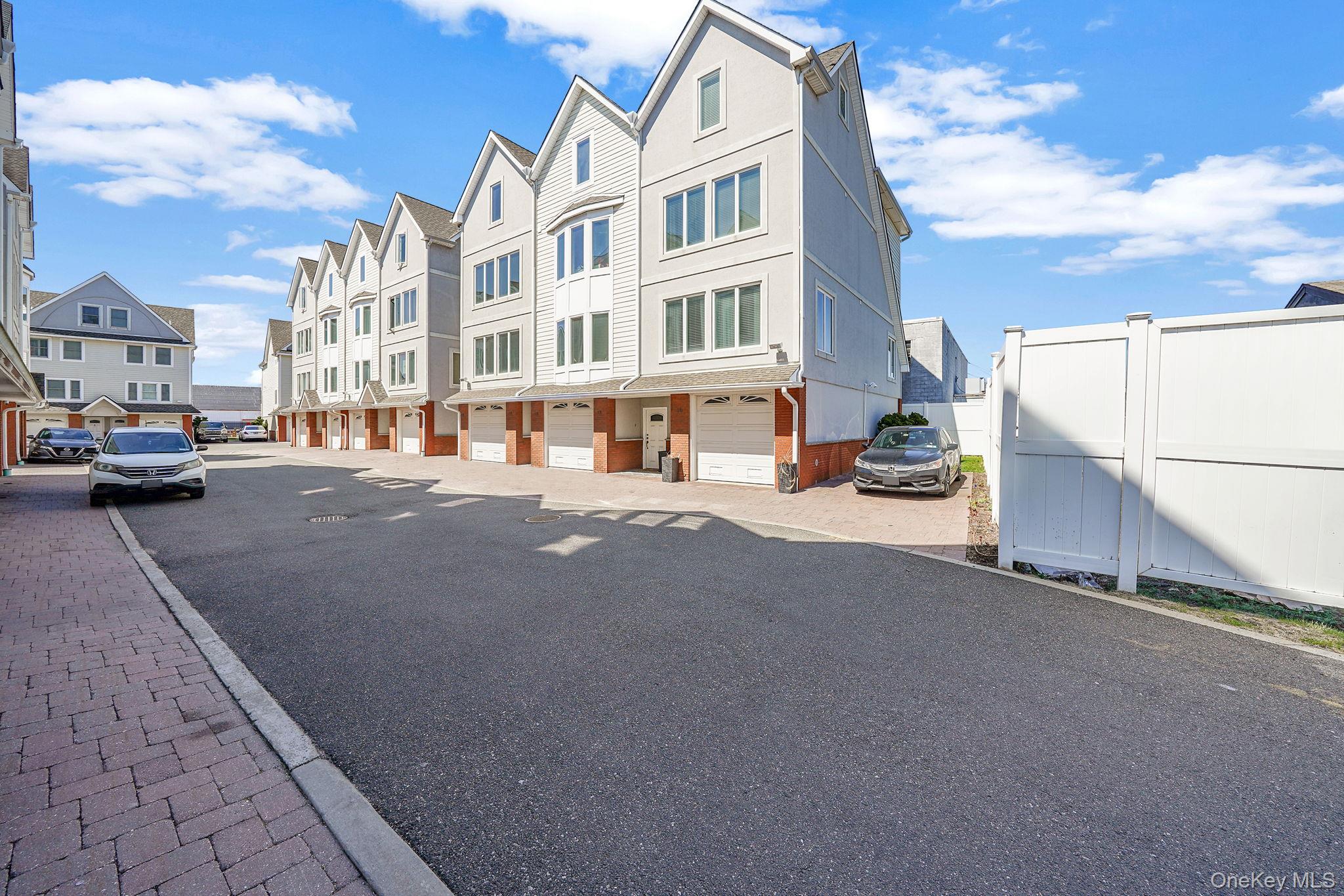 531 Ray Street # 10, Freeport, NY 11520