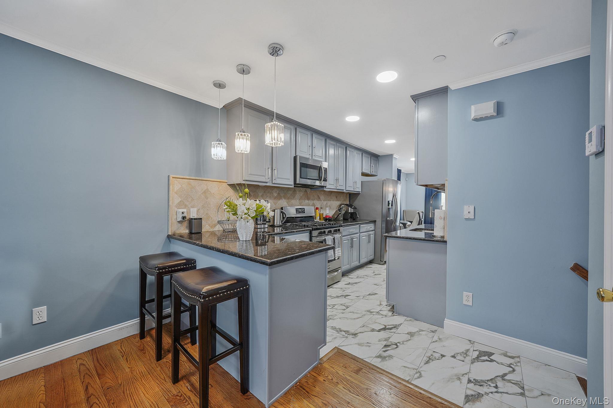 531 Ray Street # 10, Freeport, NY 11520