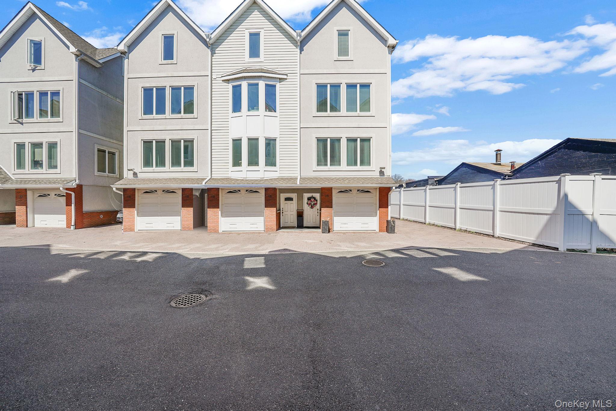 531 Ray Street # 10, Freeport, NY 11520