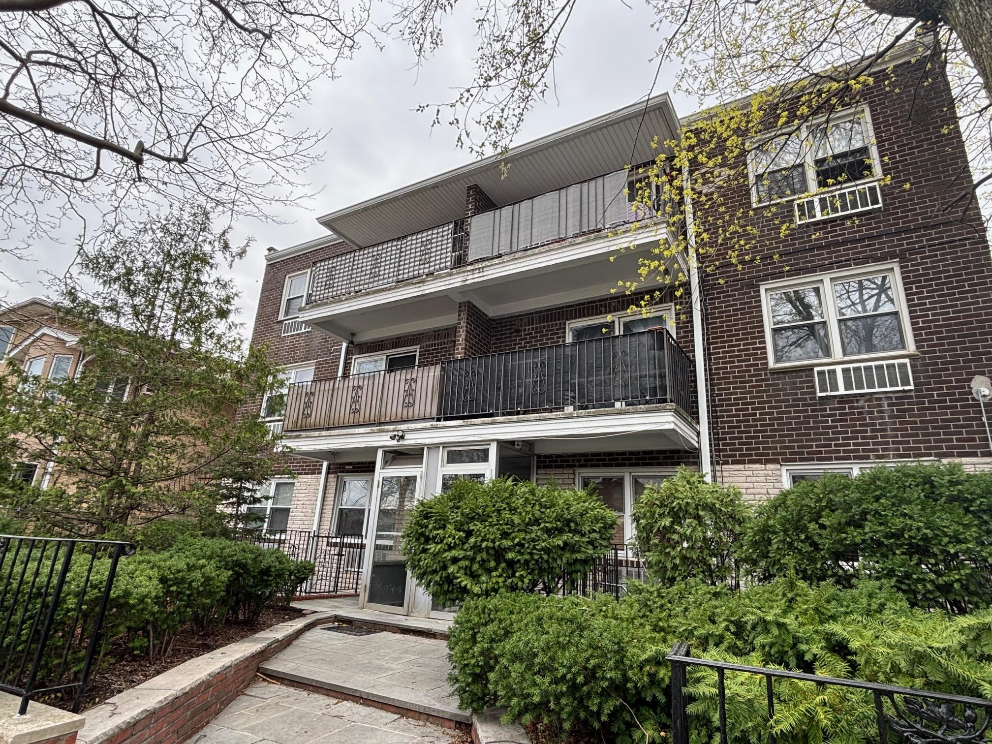 213-39 35 Ave, Bayside, NY 11361