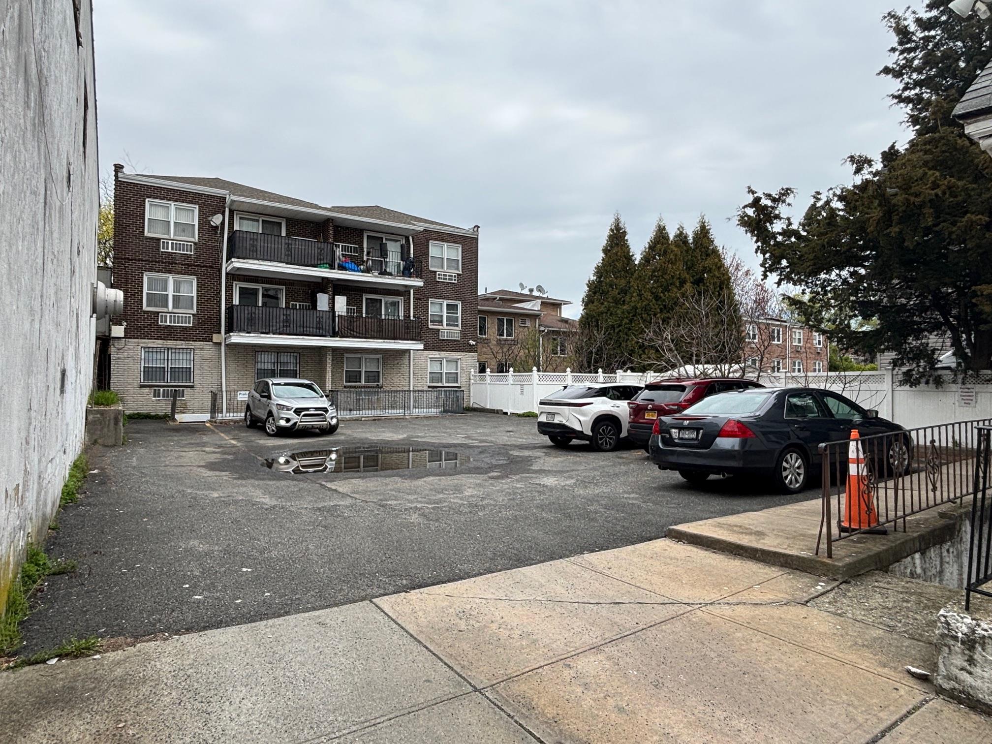 213-39 35 Ave, Bayside, NY 11361