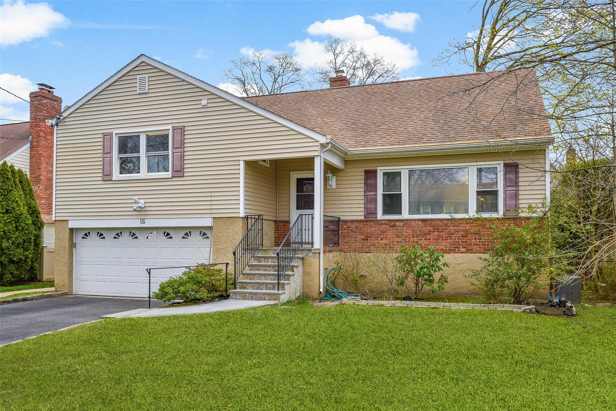 16 Bradley Road, Scarsdale, NY 10583