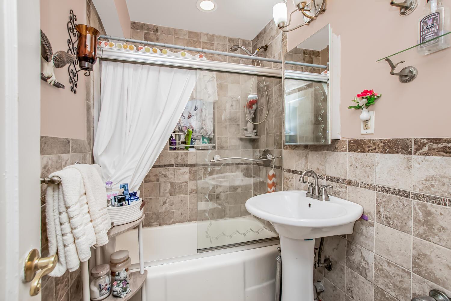 1 Fisher Drive # 321, Mount Vernon, NY 10552