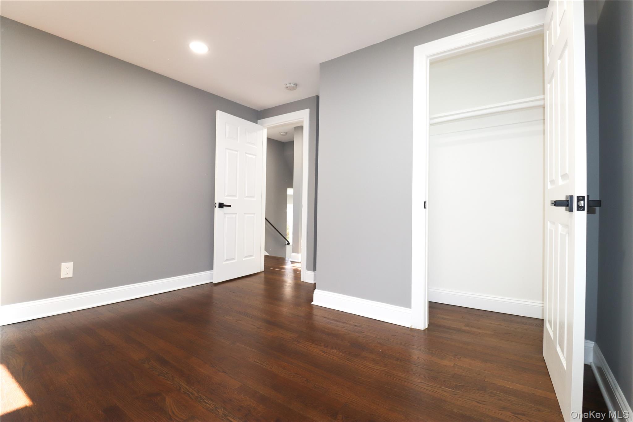 14a Earl Place, Amity Harbor, NY 11701