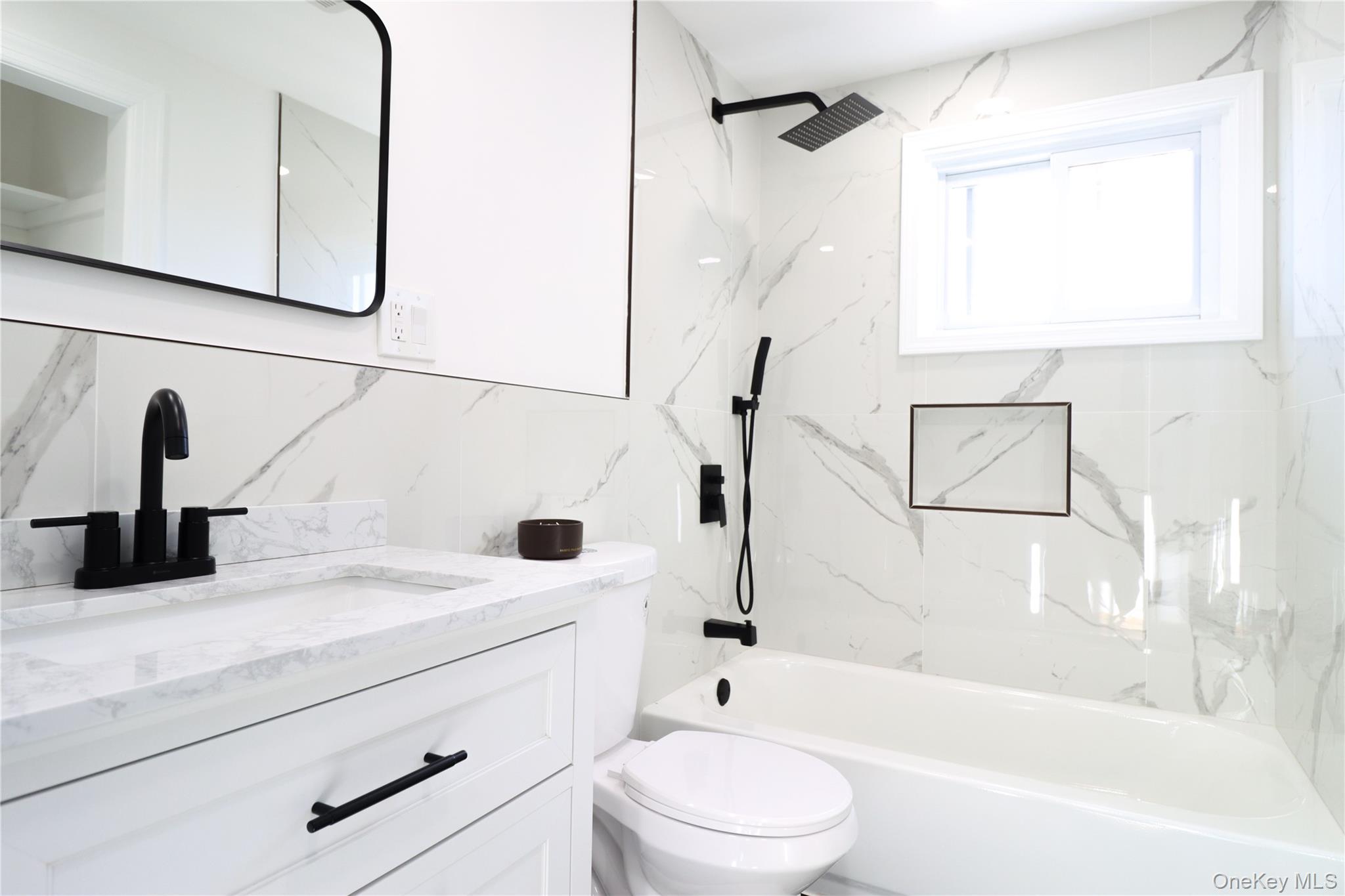 14a Earl Place, Amity Harbor, NY 11701