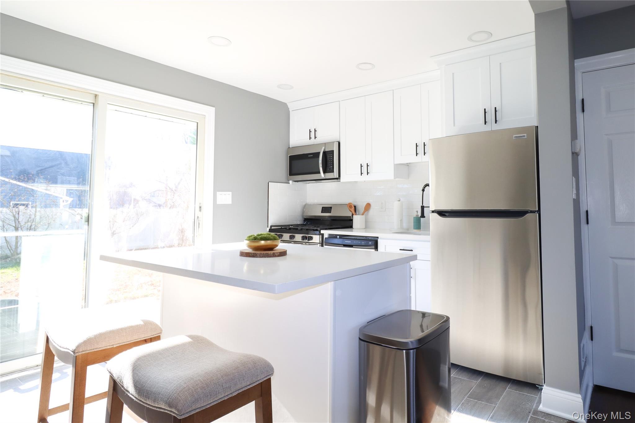 14a Earl Place, Amity Harbor, NY 11701