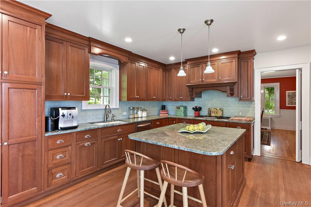 2 Oak Hill Terrace, Ossining, NY 10562