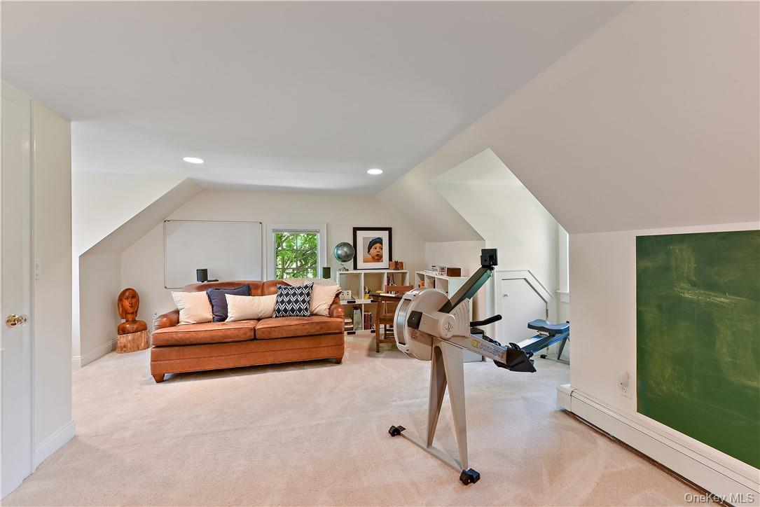 2 Oak Hill Terrace, Ossining, NY 10562