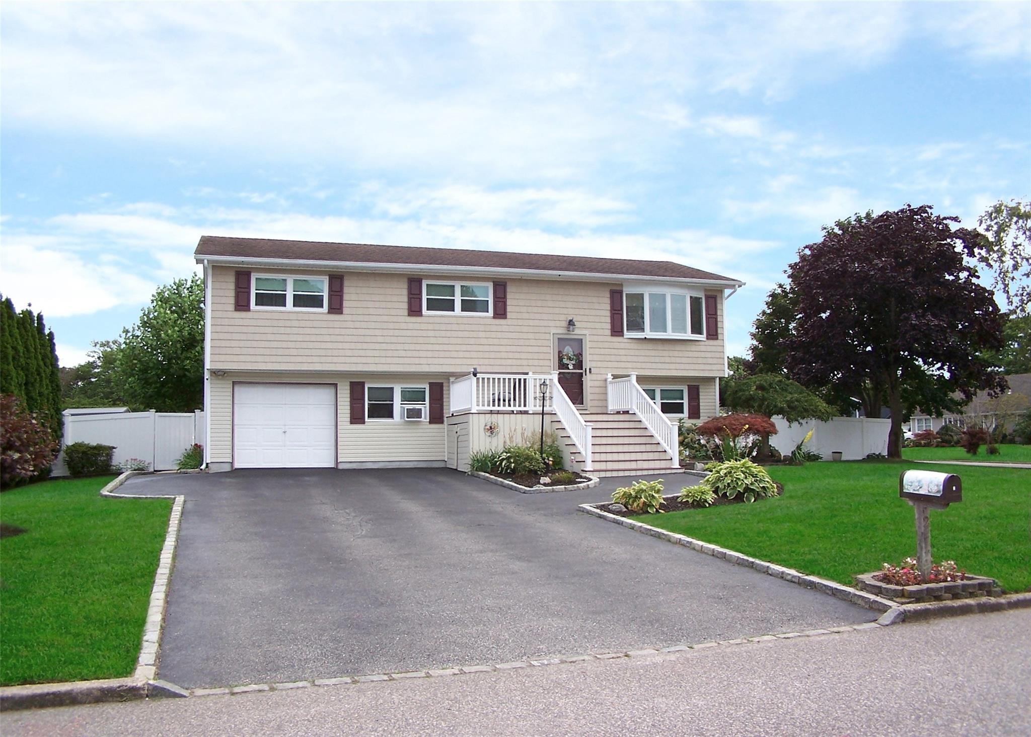 2 Derry Street, East Patchogue, NY 11772