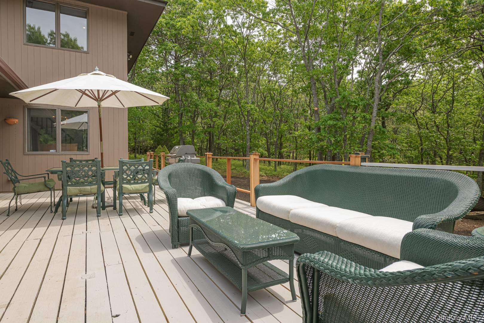 33 Rolling Woods Court, Wainscott, NY 11937