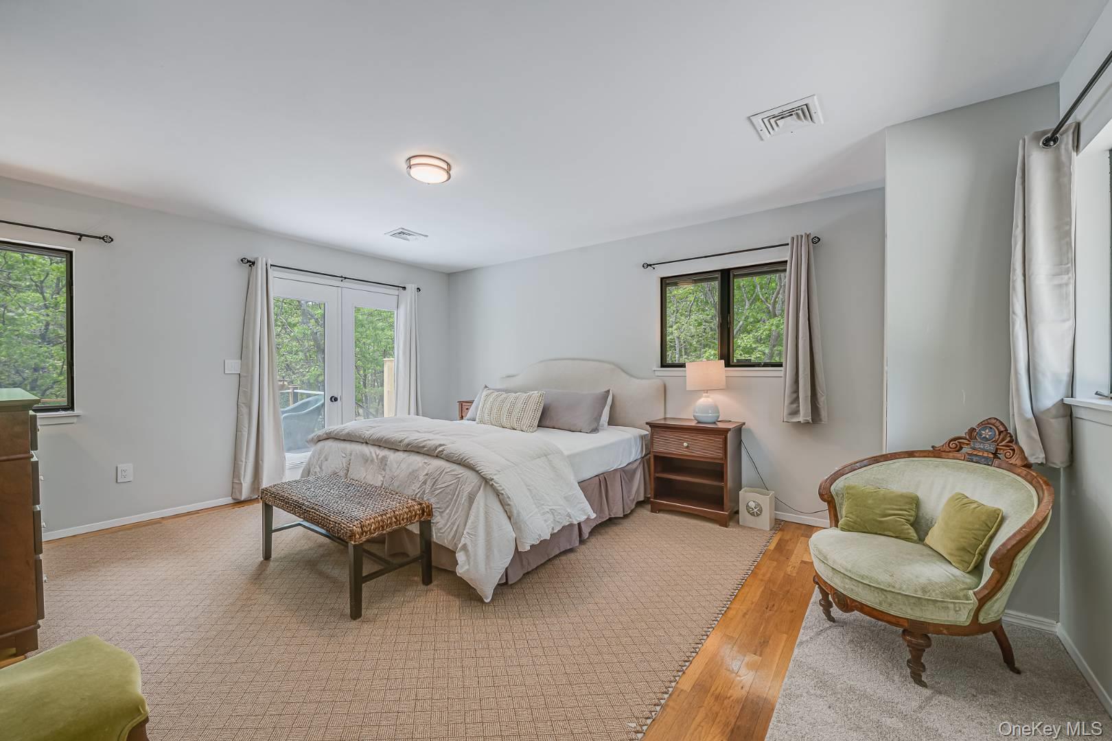 33 Rolling Woods Court, Wainscott, NY 11937