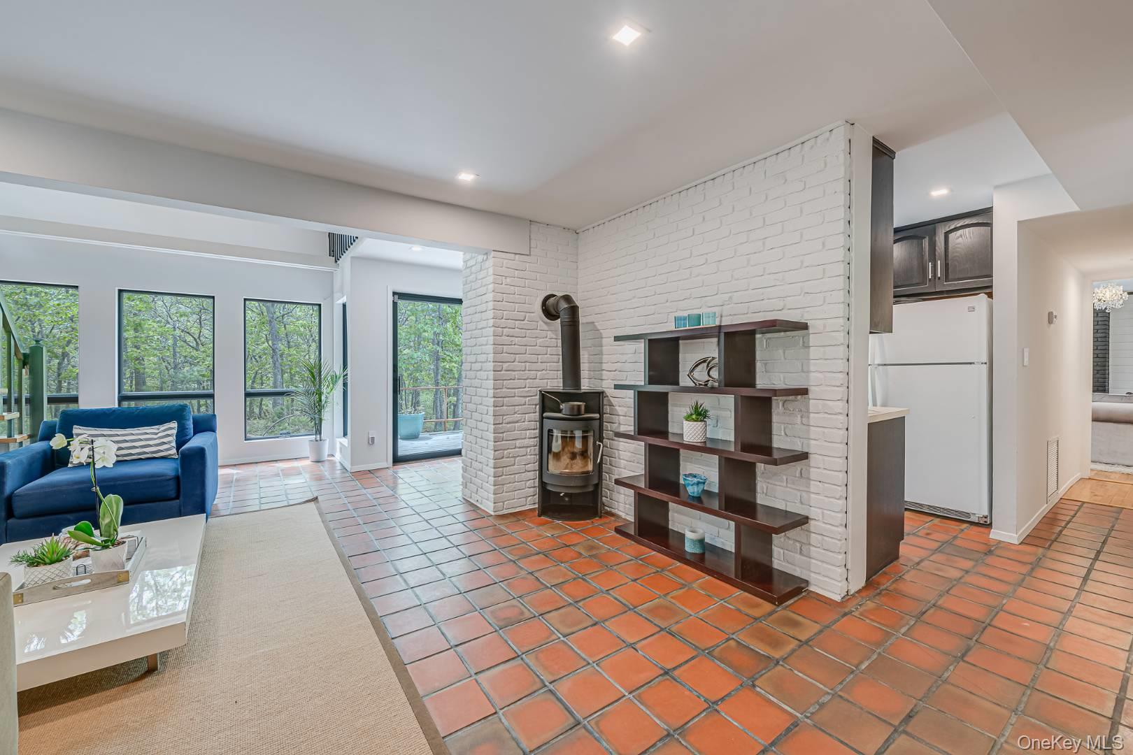 33 Rolling Woods Court, Wainscott, NY 11937