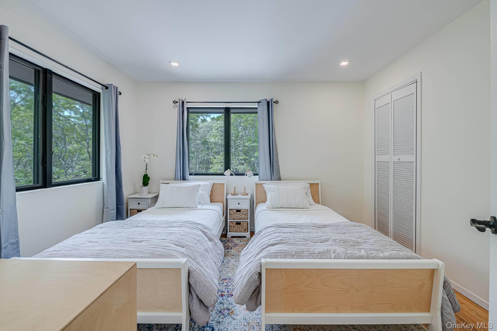 33 Rolling Woods Court, Wainscott, NY 11937