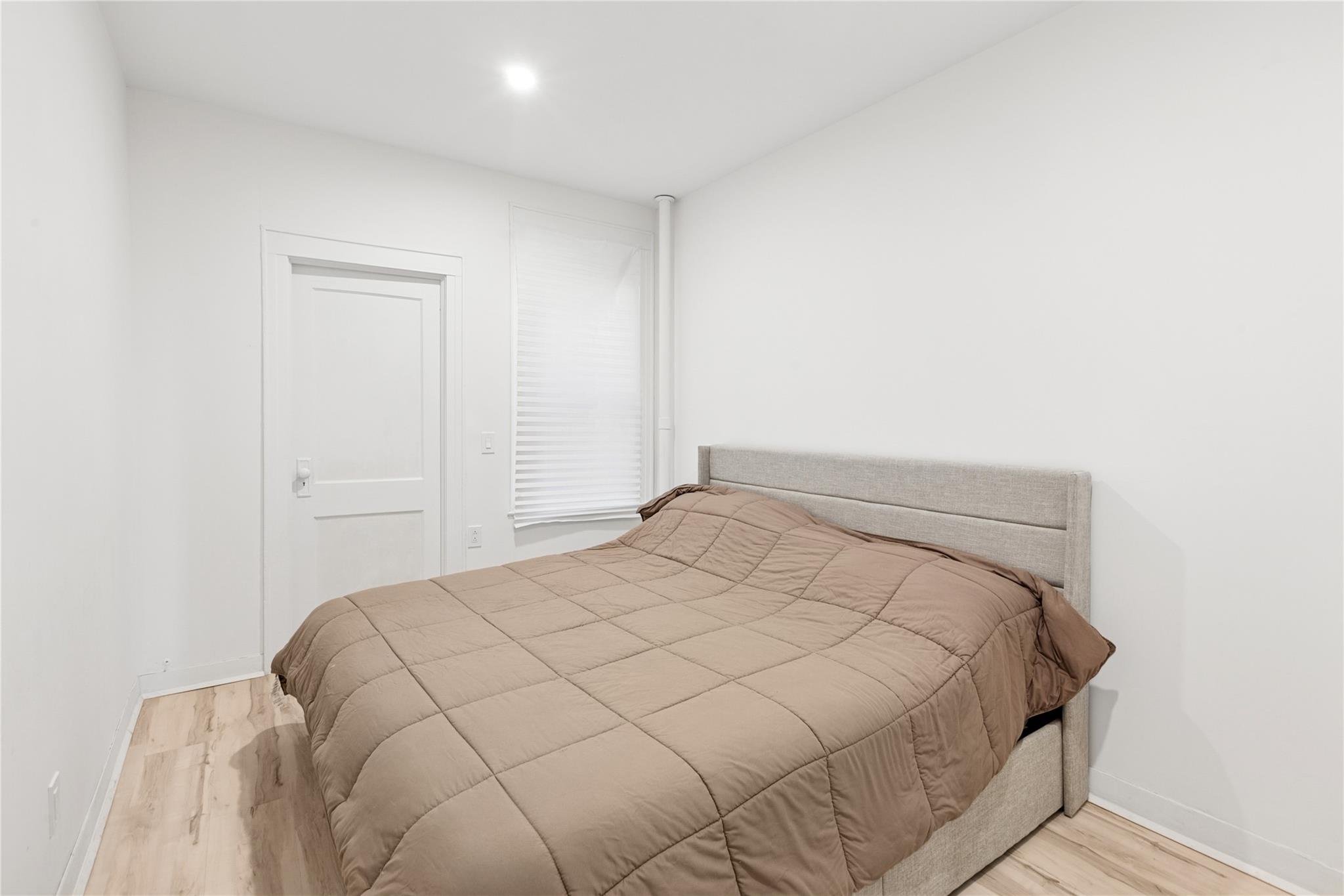 30-67 42nd Street, Astoria, NY 11103