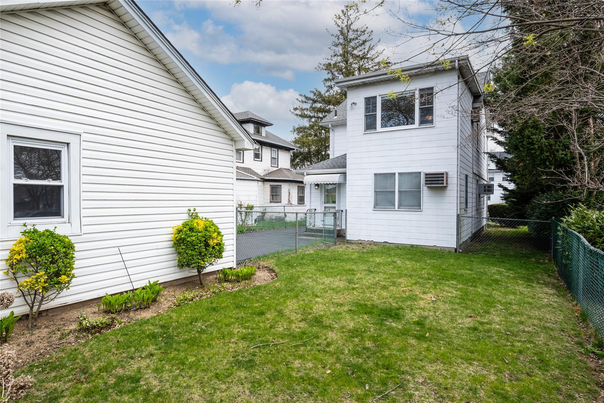 106 Sycamore Street, West Hempstead, NY 11552