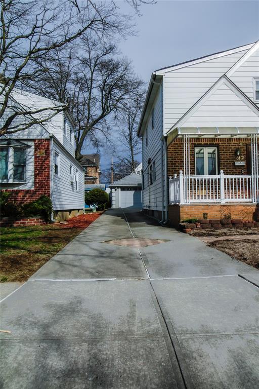 81-31 259th Street, Glen Oaks, NY 11004