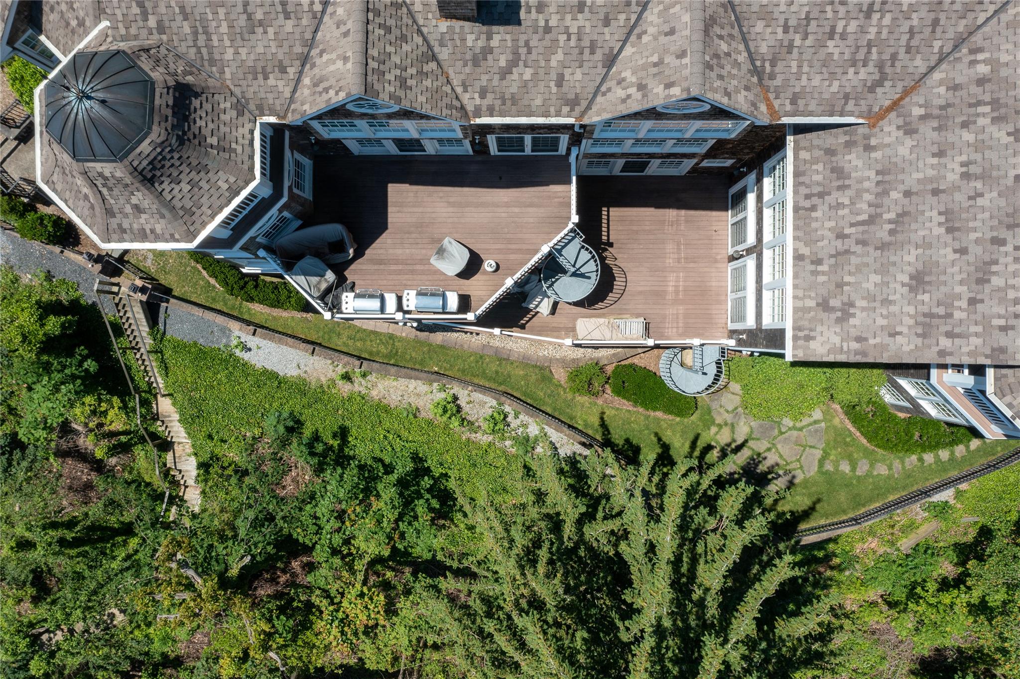 1386 Ridge Road, Laurel Hollow, NY 11791