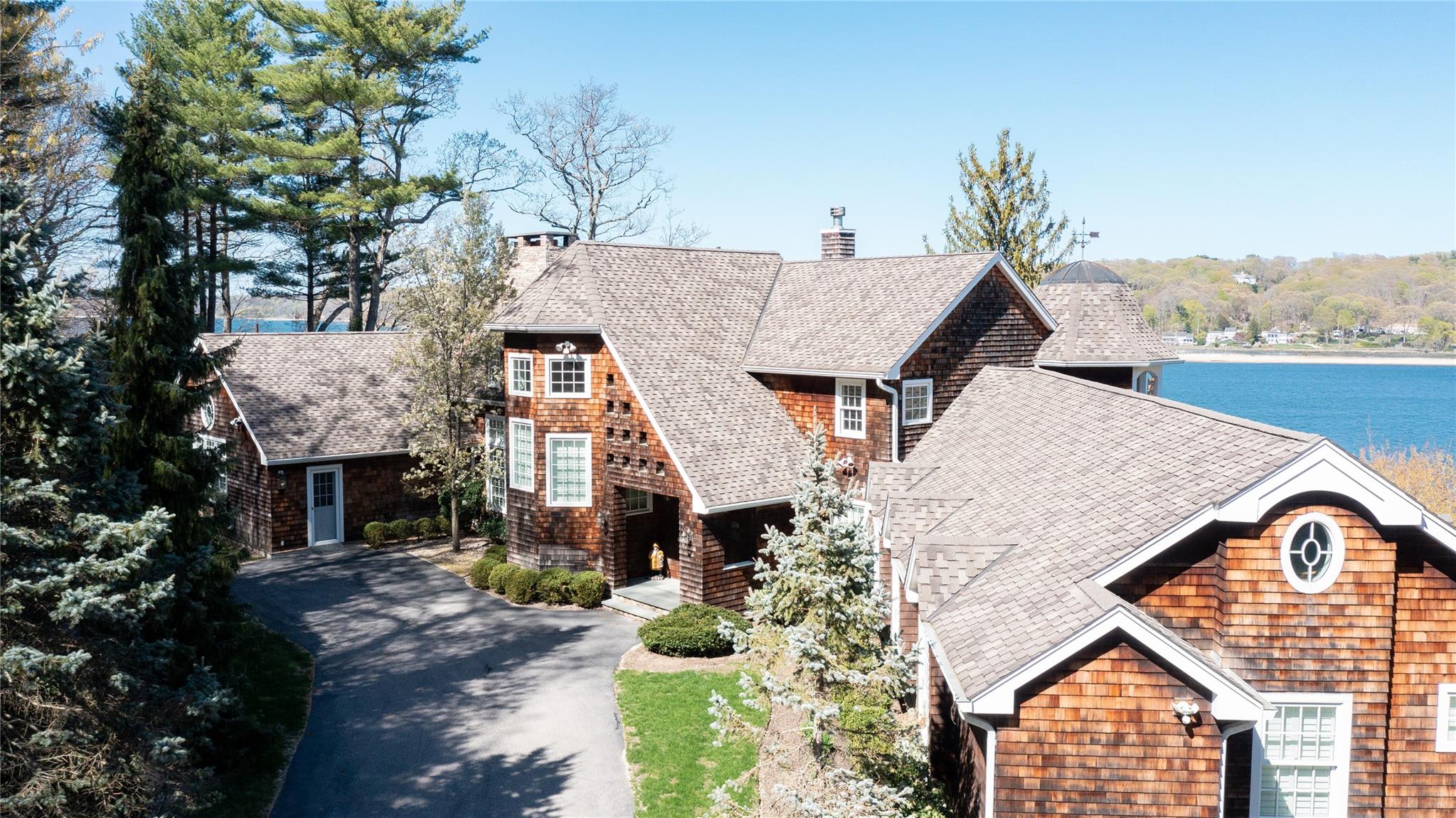 1386 Ridge Road, Laurel Hollow, NY 11791