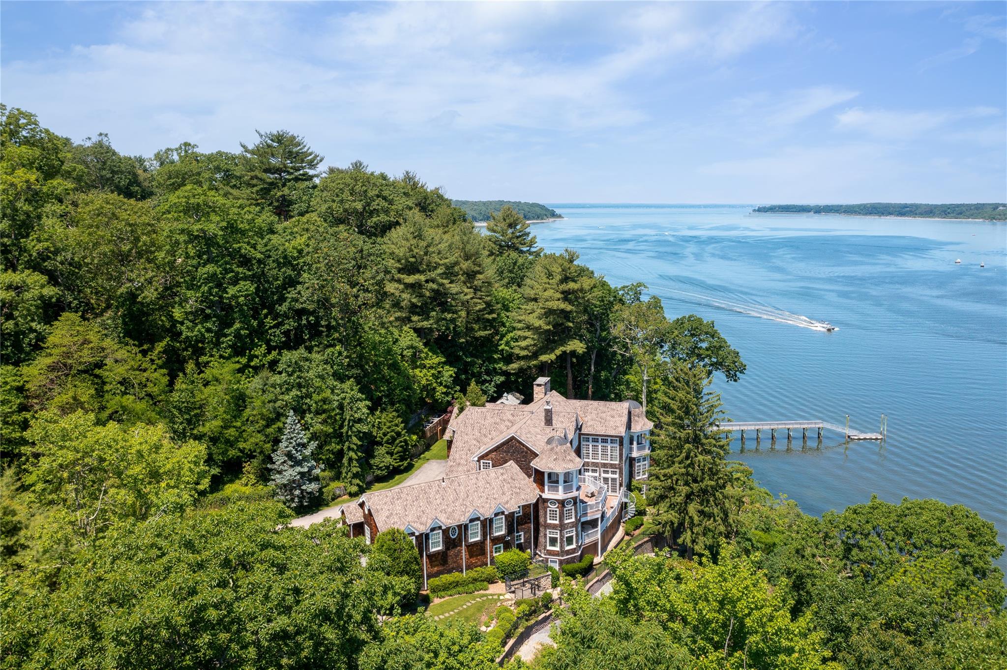 1386 Ridge Road, Laurel Hollow, NY 11791