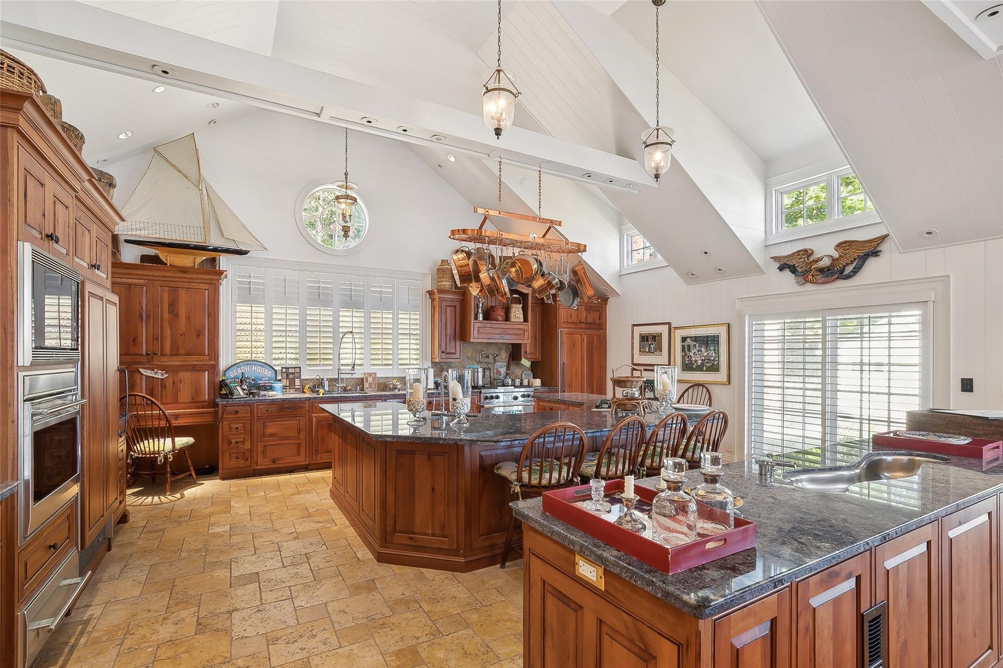 1386 Ridge Road, Laurel Hollow, NY 11791