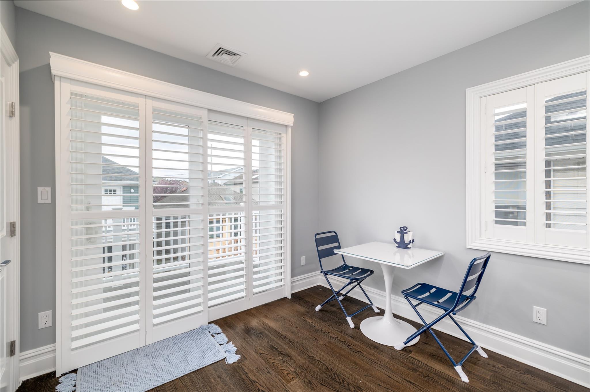 88 Oregon Street, Long Beach, NY 11561