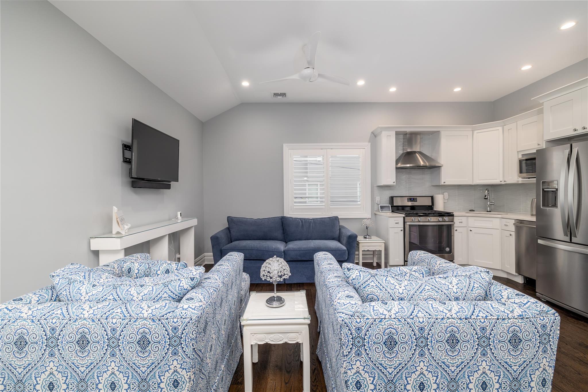 88 Oregon Street, Long Beach, NY 11561